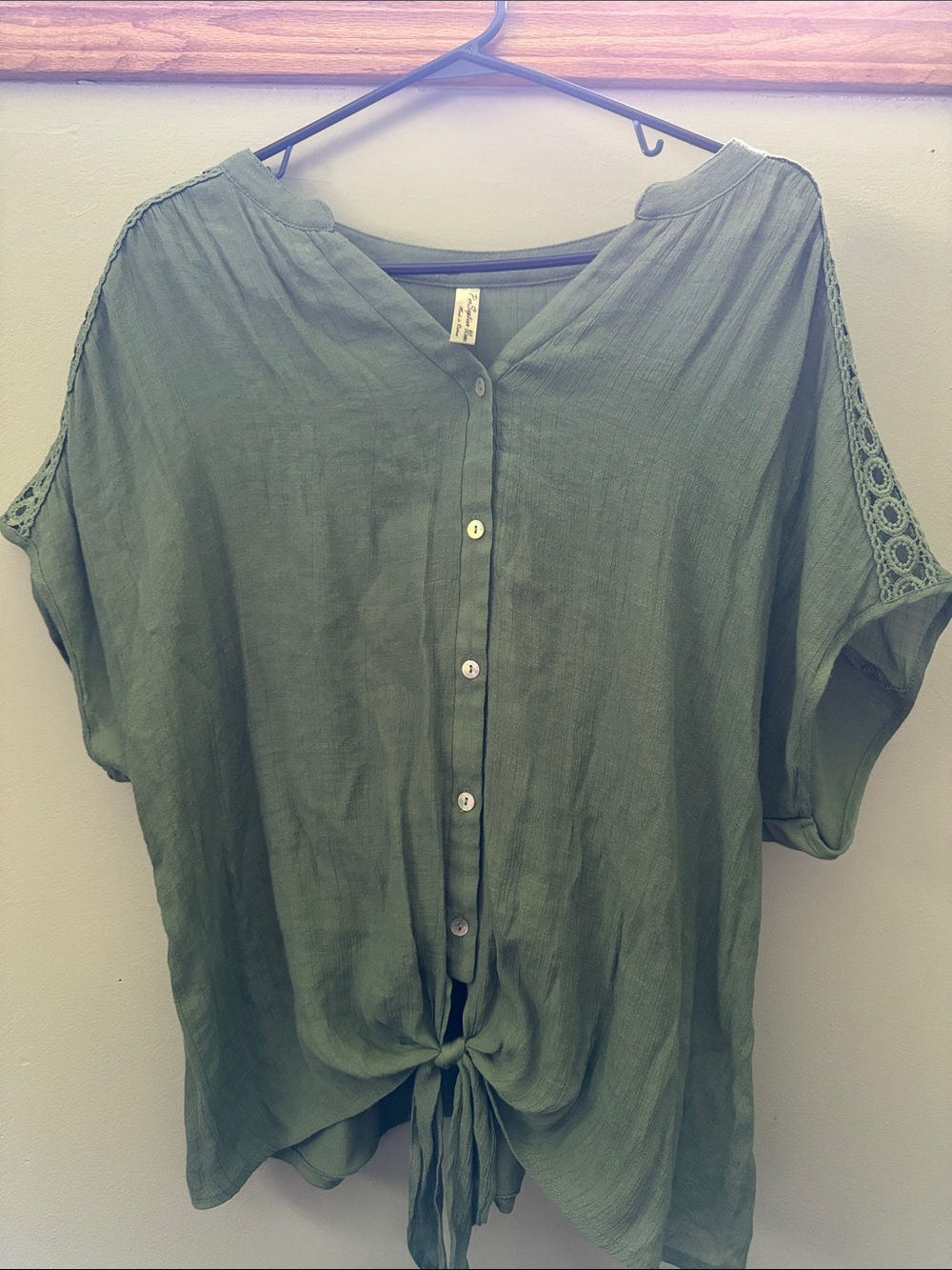 Per Seption Women’s  Olive Tie-Front Button Blouse